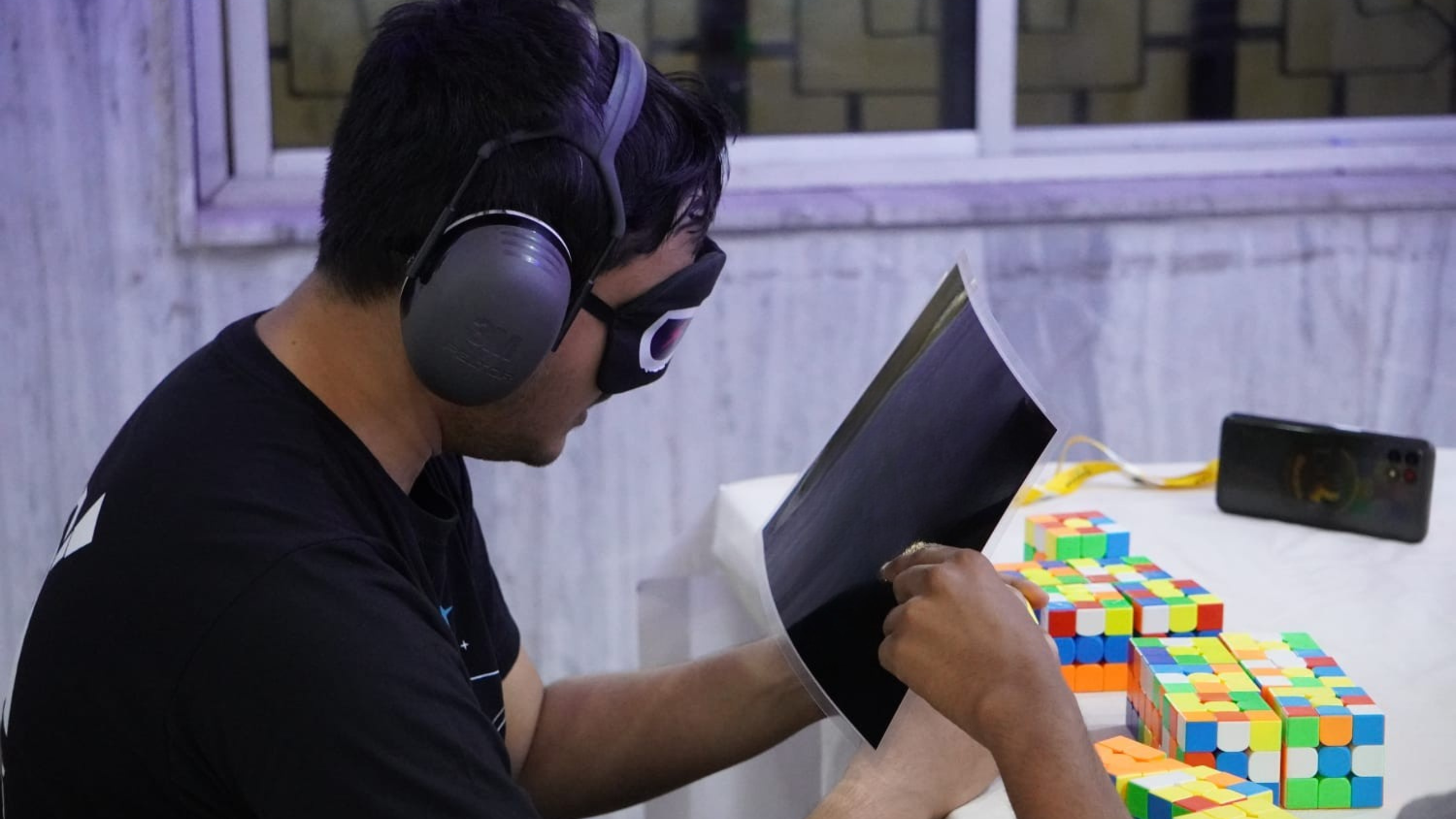 Is It Possible to Solve a Rubik’s Cube Blindfolded? The Challenges Exp
