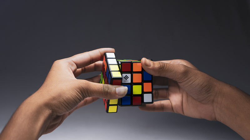 How to Solve a 4x4 Rubik's Cube?