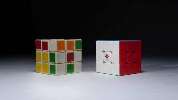 Difference Between a Normal Cube and a Speedcube